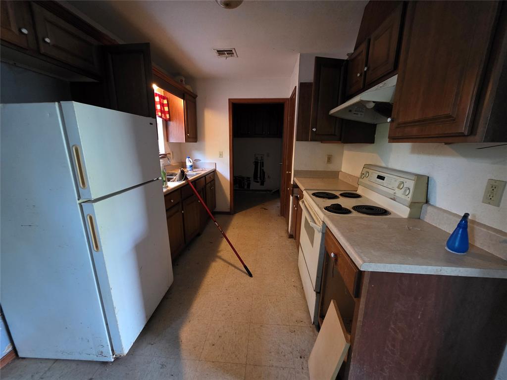 304 Hal Drive Property Photo 6