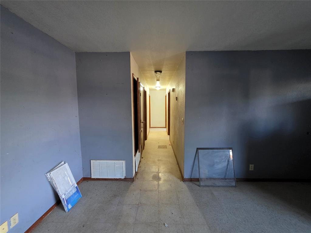 304 Hal Drive Property Photo 8