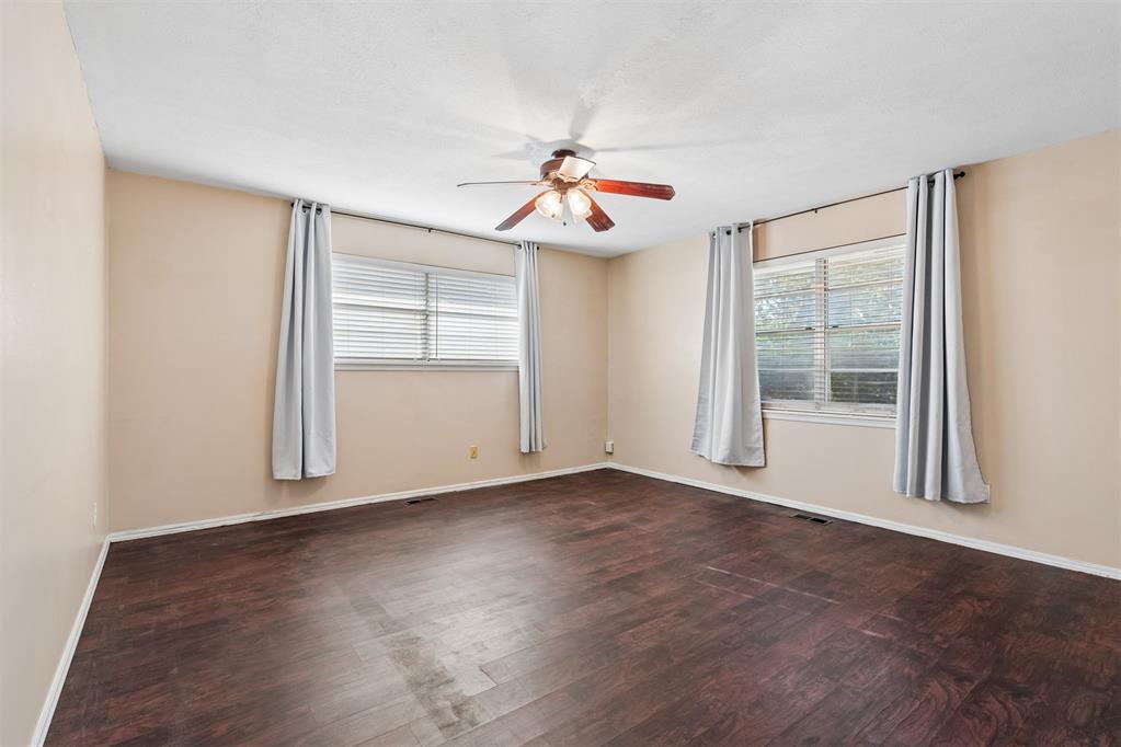 8308 Nw 39th Street Property Photo 6