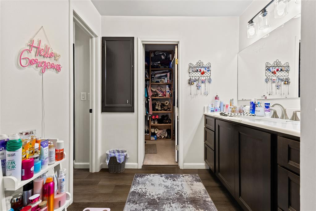 308 Williams Street Property Photo 16
