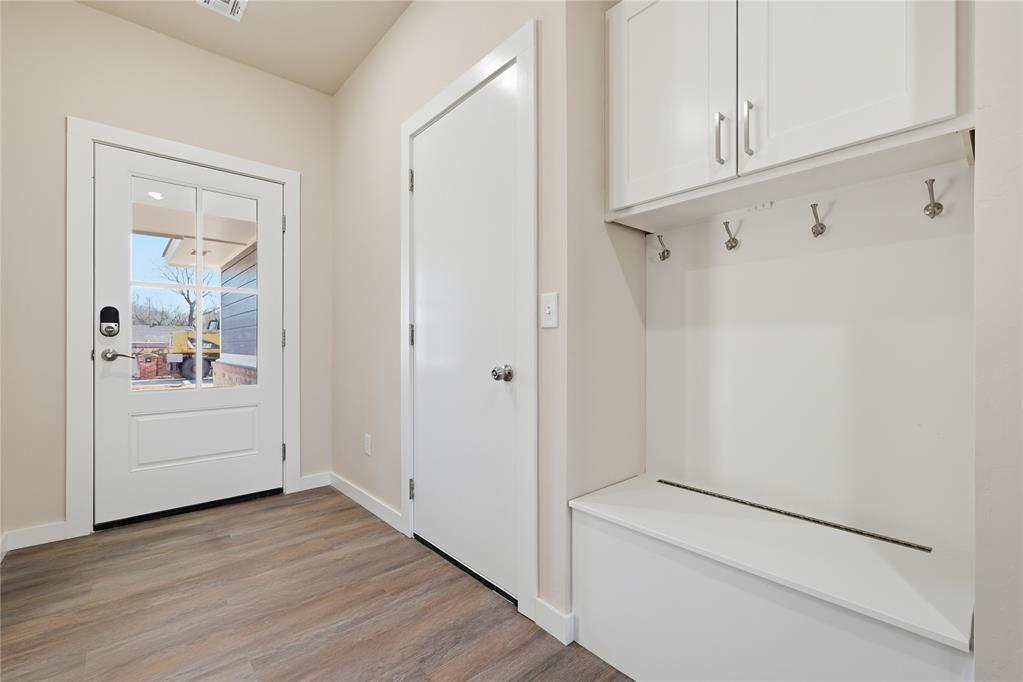 3483 Elizabeth Street Property Photo 4
