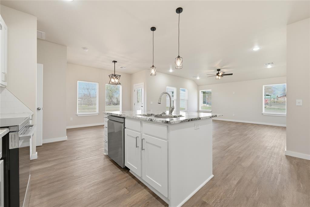 3483 Elizabeth Street Property Photo 9
