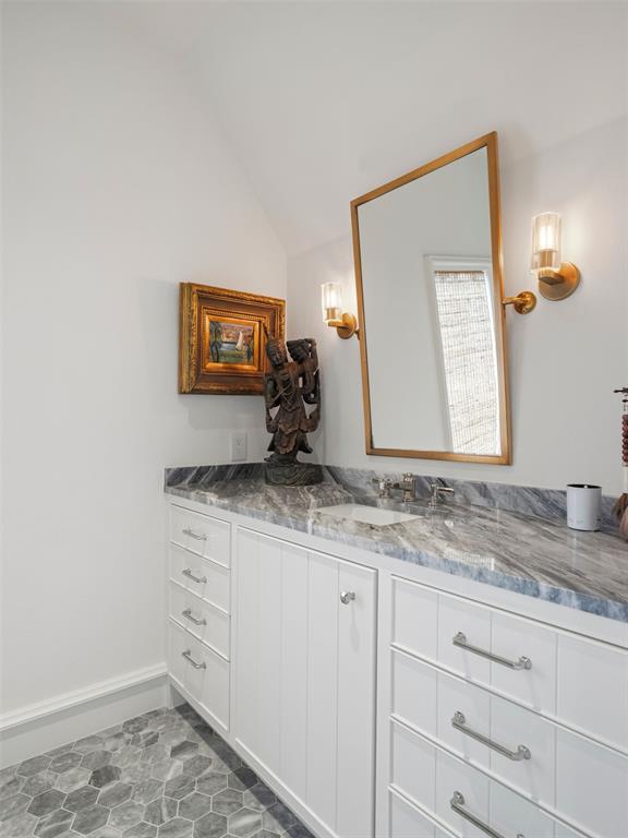 8400 Stonehurst Court Property Photo 43