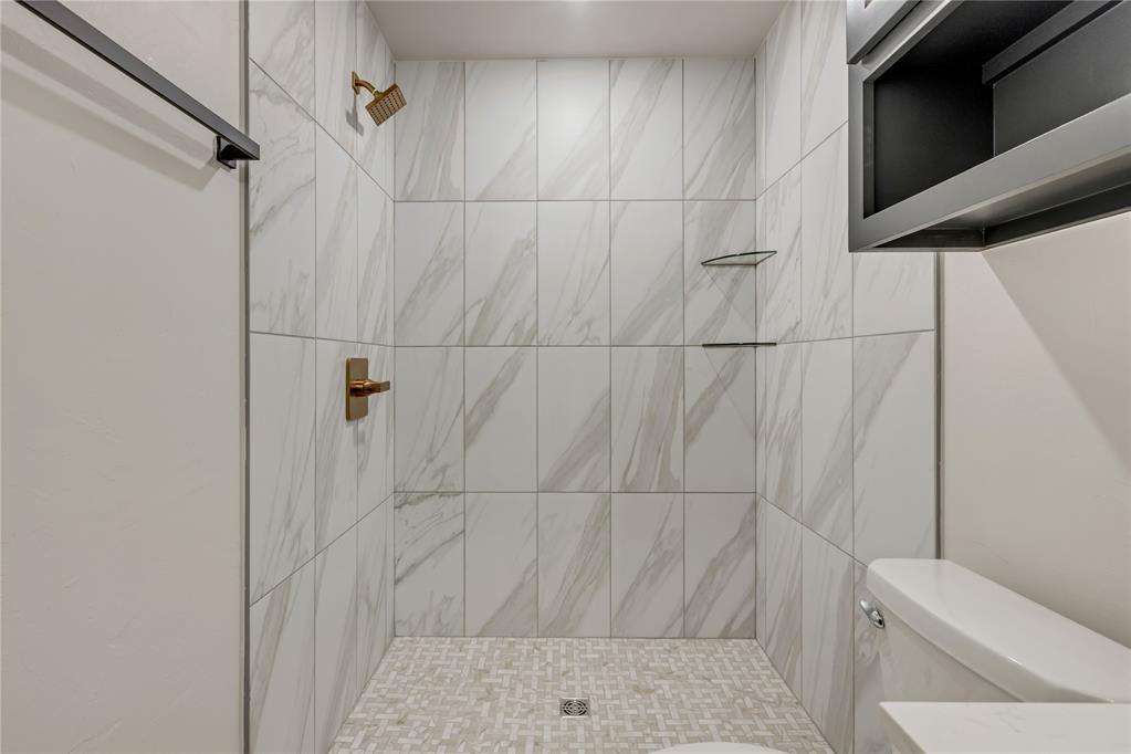 502 Grand Sycamore Drive Property Photo 16
