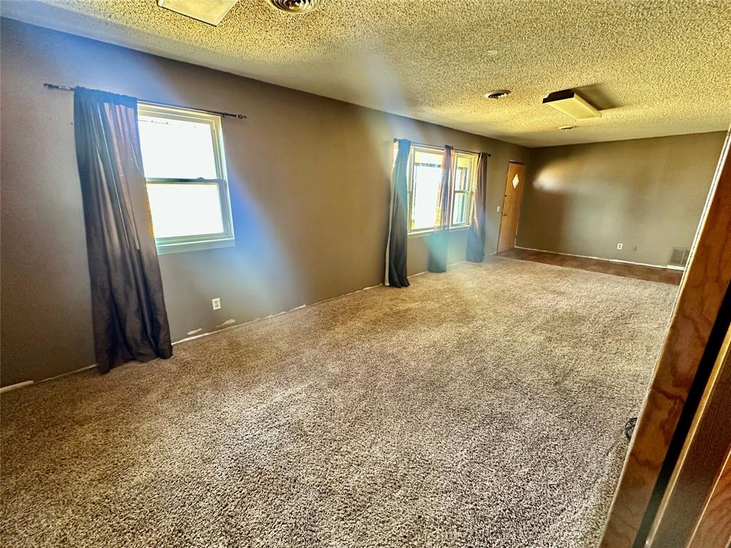 123 N Main Street Property Photo 5