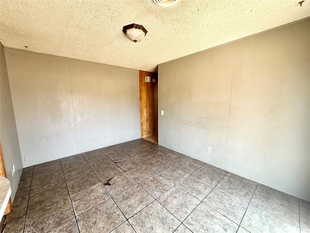 123 N Main Street Property Photo 11