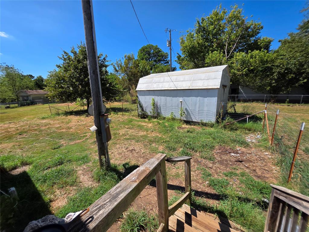 9502 N Oaknoll Avenue Property Photo 6