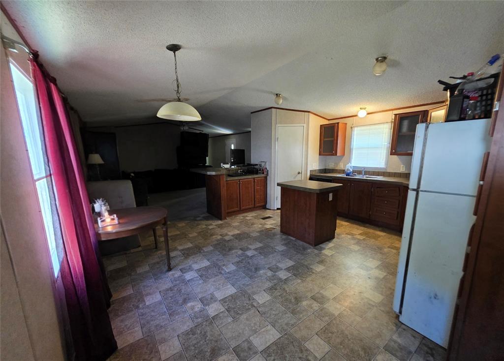 9502 N Oaknoll Avenue Property Photo 7