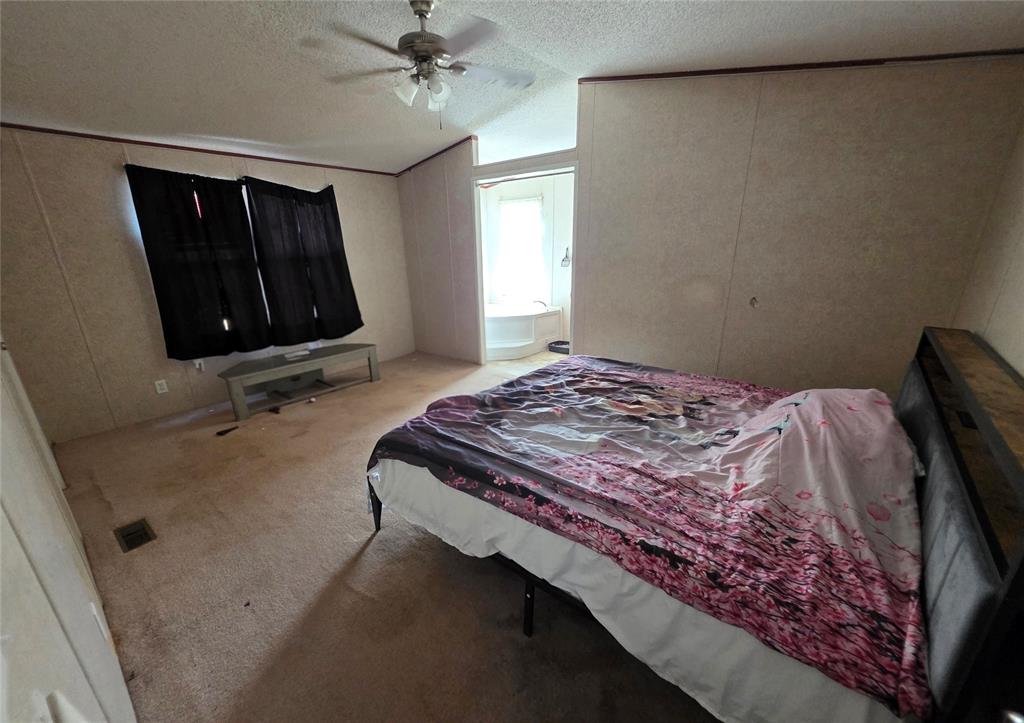 9502 N Oaknoll Avenue Property Photo 8
