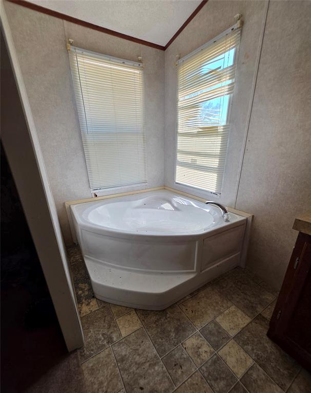 9502 N Oaknoll Avenue Property Photo 9