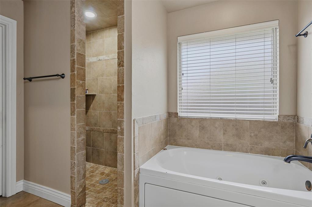 2713 Busheywood Drive Property Photo 8