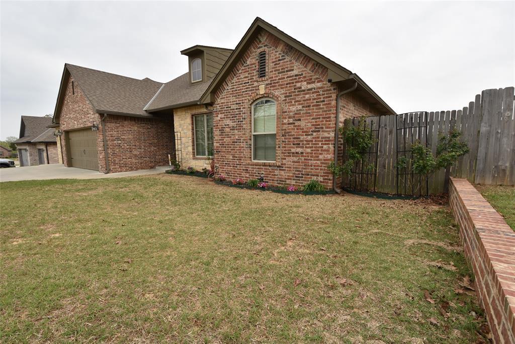 1015 Morning Glory Lane Property Photo 2