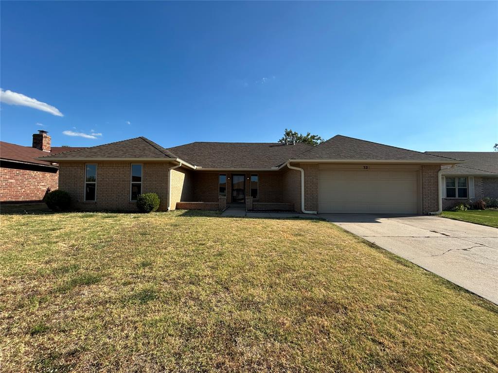 32 Corona Drive Property Photo 3