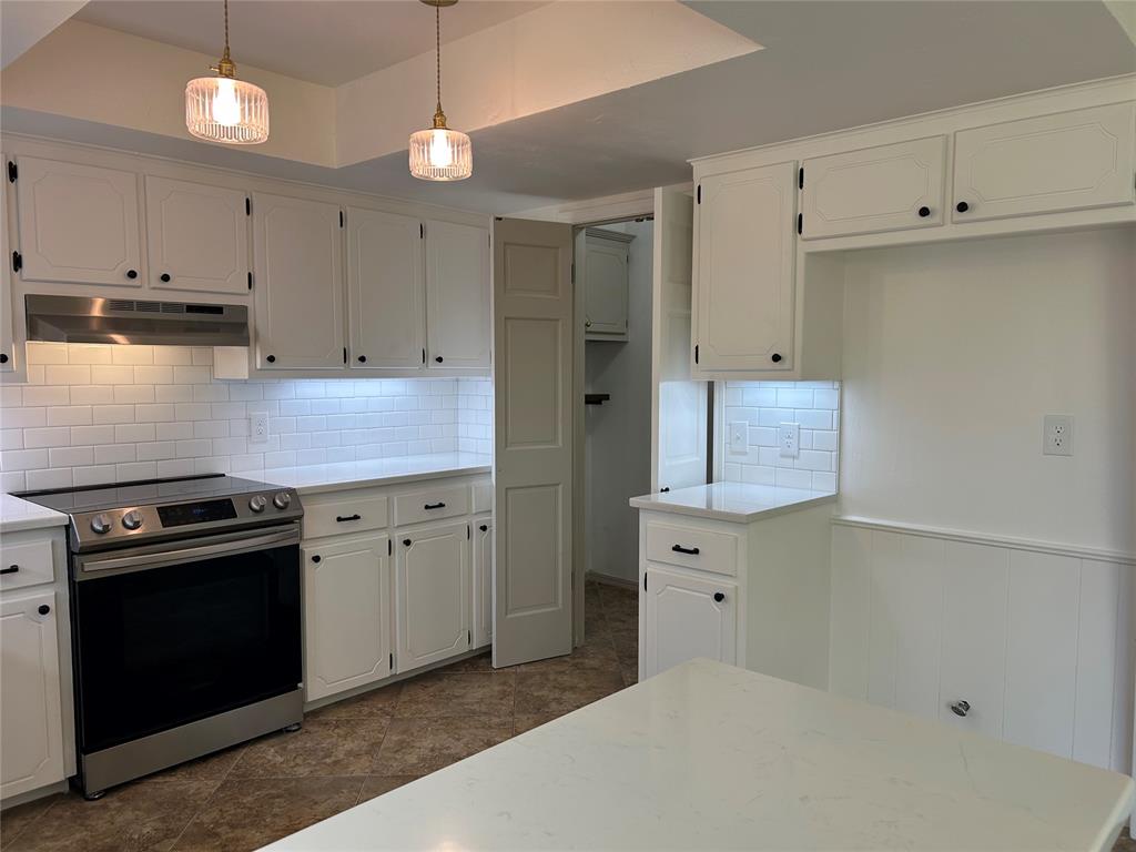 32 Corona Drive Property Photo 11