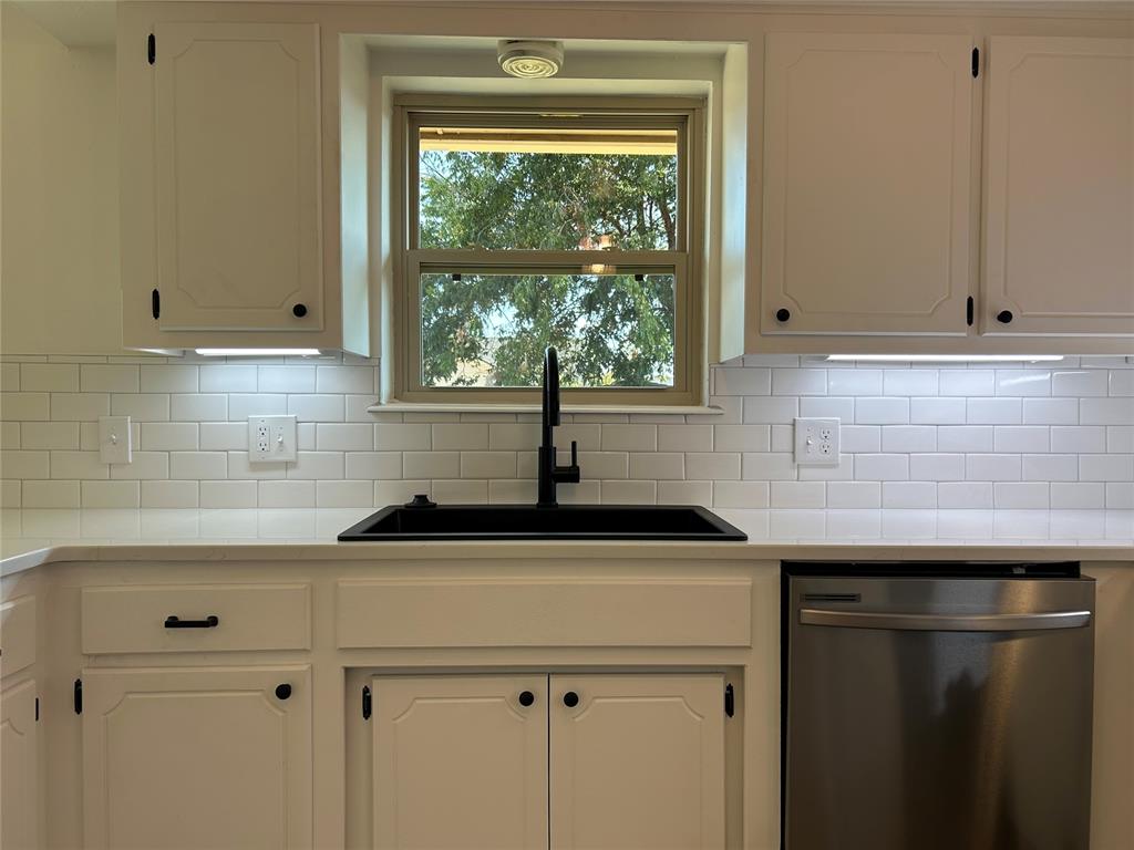 32 Corona Drive Property Photo 12