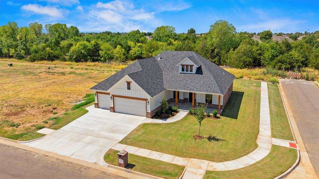 2921 Spring Meadow Lane Property Photo 2