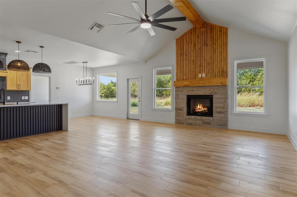 2921 Spring Meadow Lane Property Photo 9