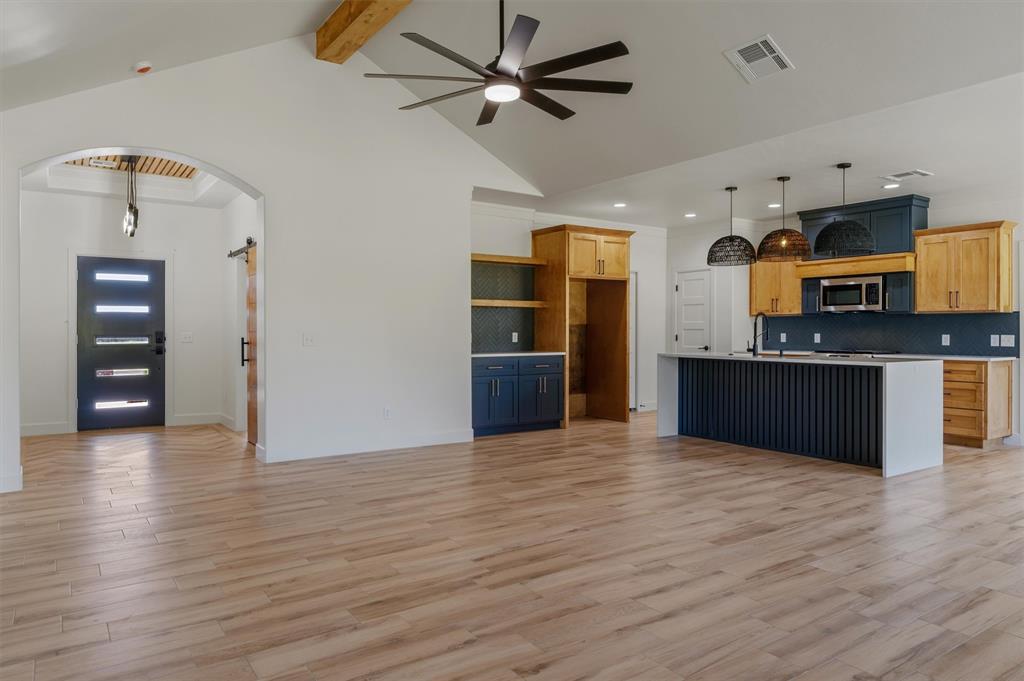 2921 Spring Meadow Lane Property Photo 13
