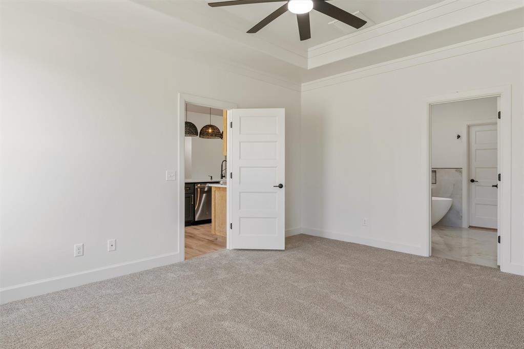2921 Spring Meadow Lane Property Photo 29