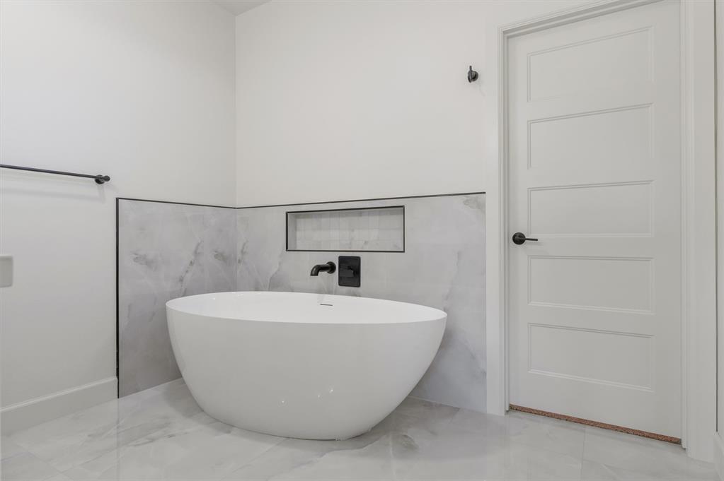 2921 Spring Meadow Lane Property Photo 30