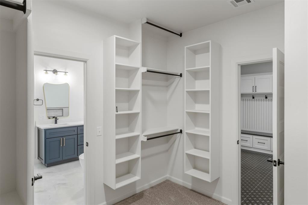 2921 Spring Meadow Lane Property Photo 38