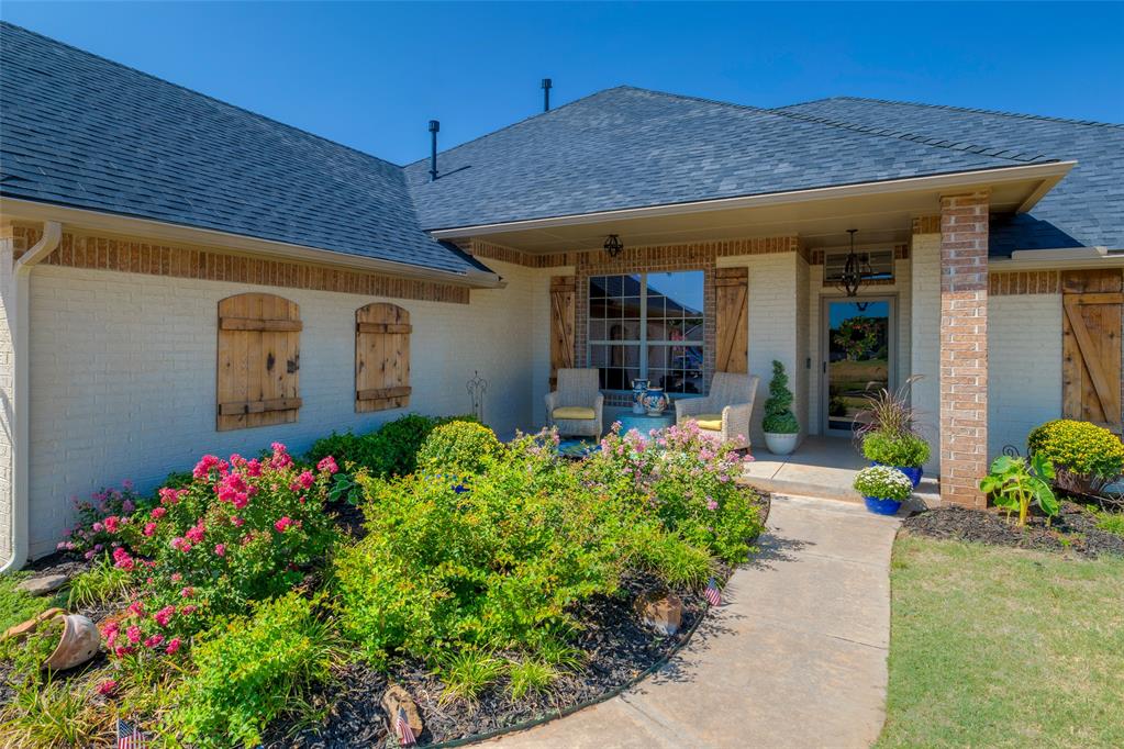 2213 Cedar Pointe Court Property Photo 3