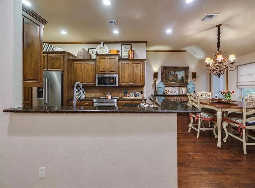 2213 Cedar Pointe Court Property Photo 5