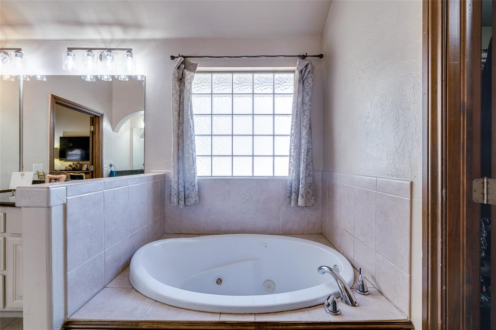 2213 Cedar Pointe Court Property Photo 30