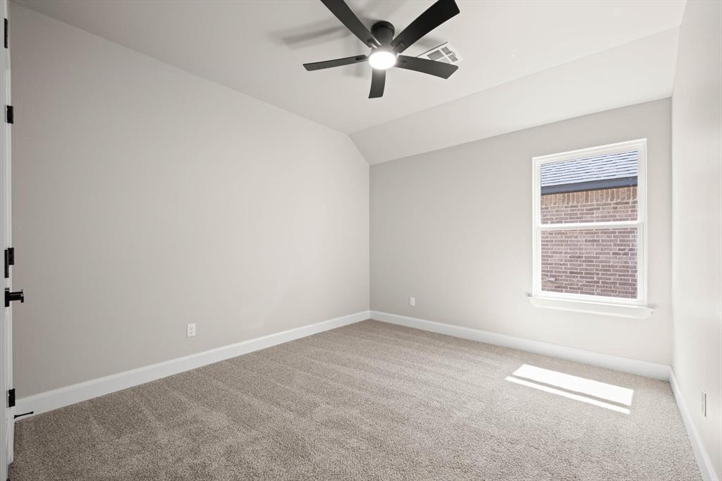 15700 Siloa Avenue Property Photo 36