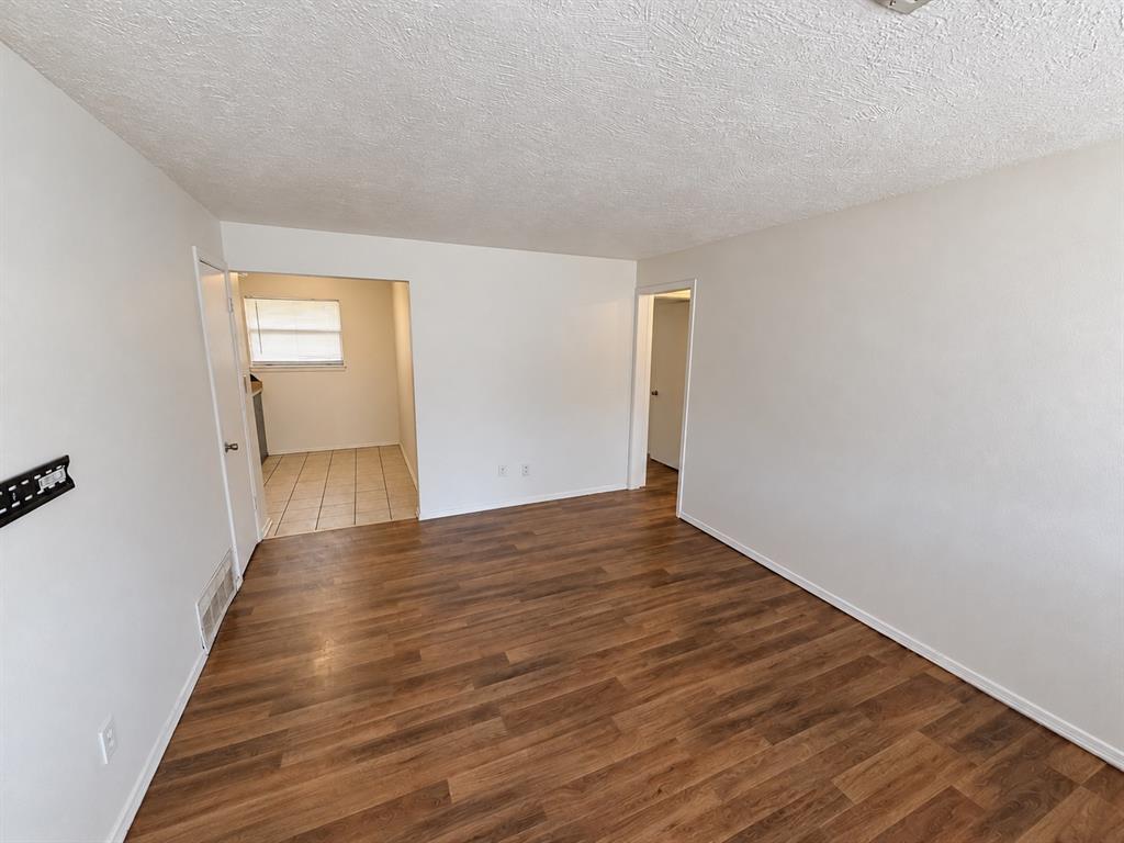 935 Sw 2nd Street Property Photo 3