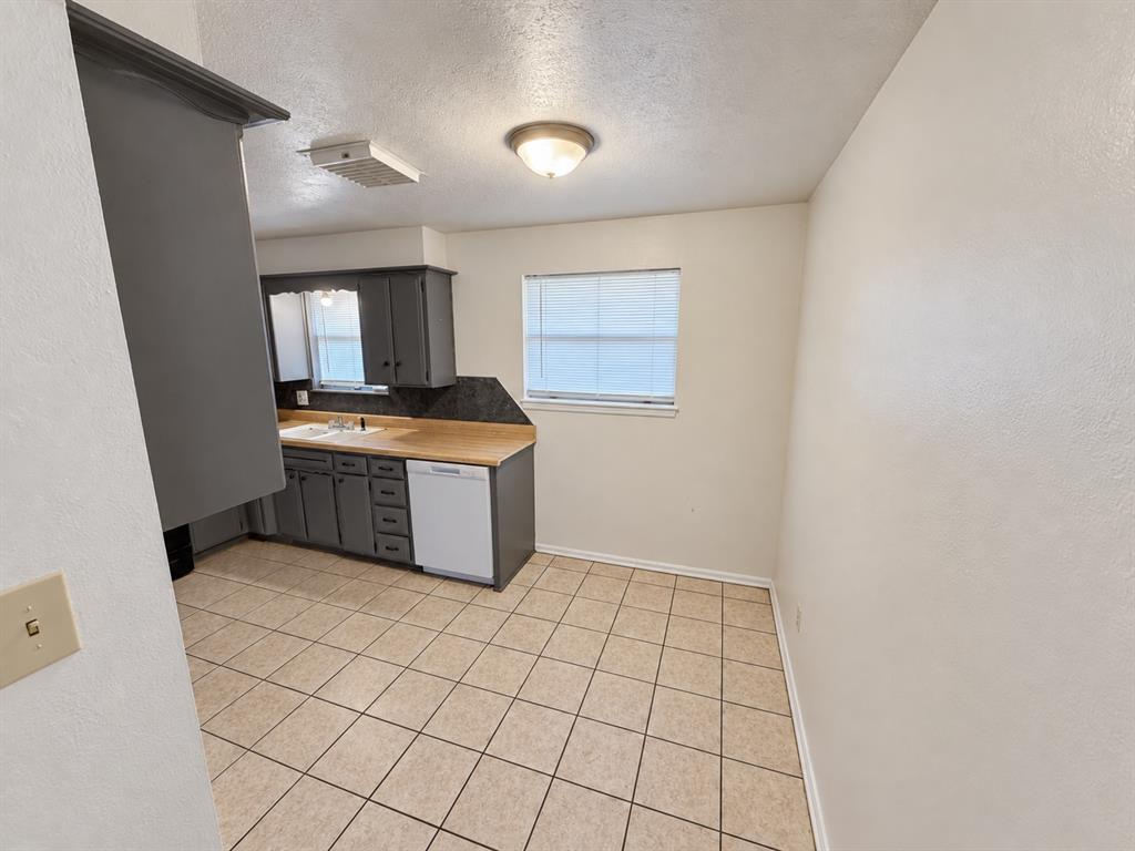 935 Sw 2nd Street Property Photo 5