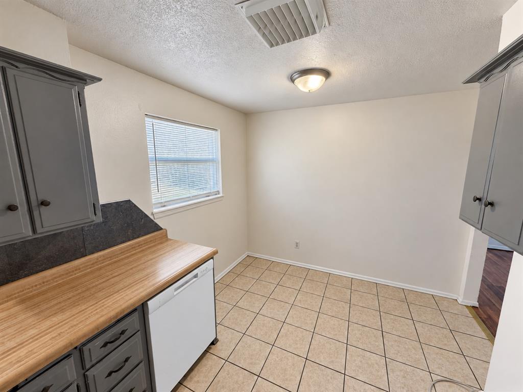935 Sw 2nd Street Property Photo 8