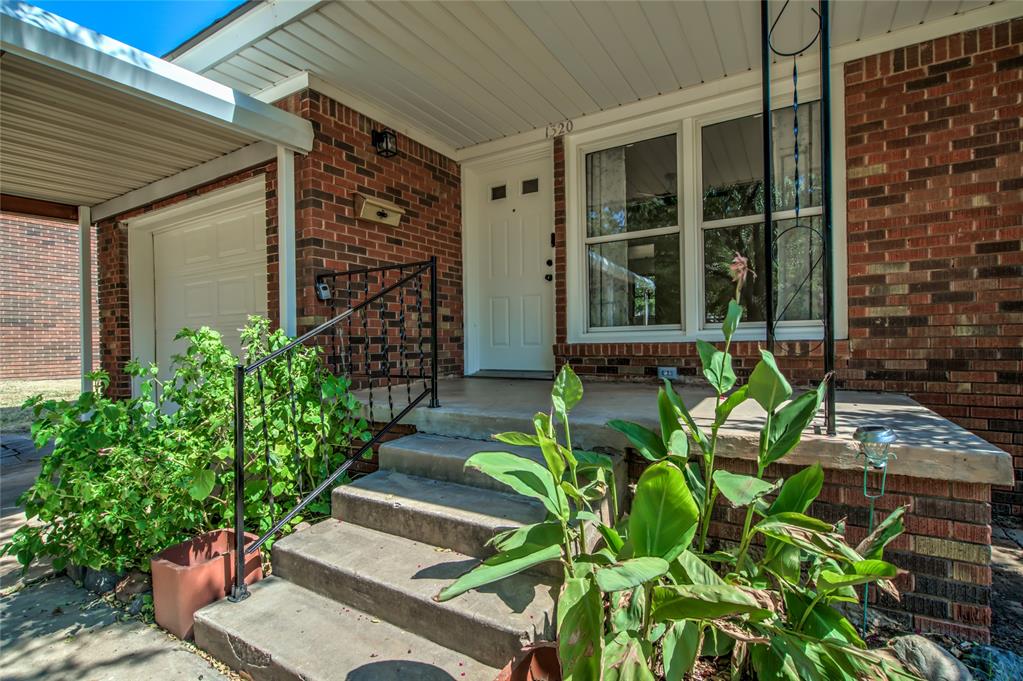 1320 S Littler Avenue Property Photo 1