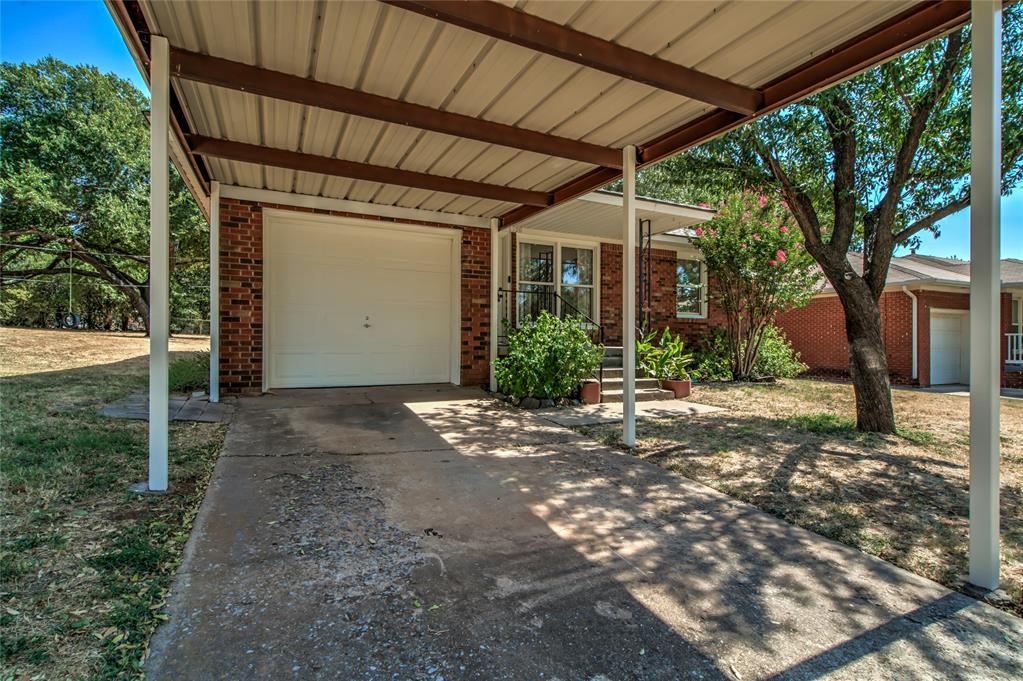 1320 S Littler Avenue Property Photo 4