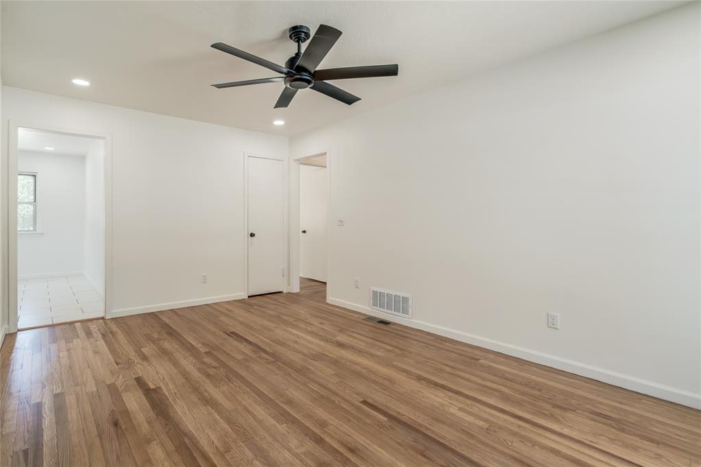 1320 S Littler Avenue Property Photo 8