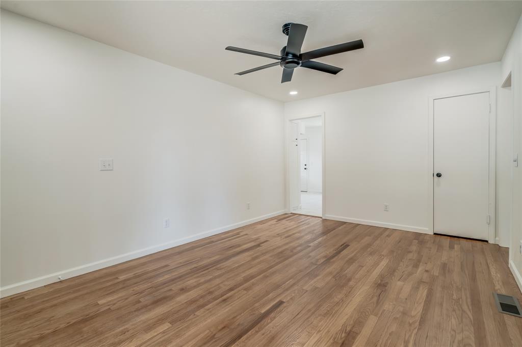 1320 S Littler Avenue Property Photo 10