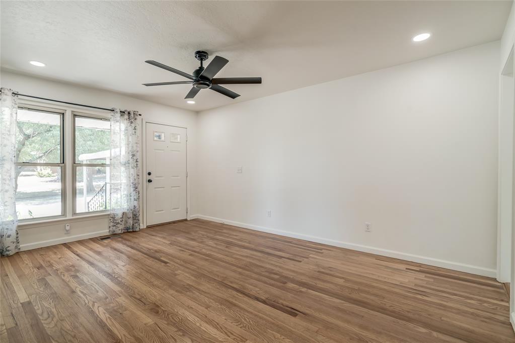 1320 S Littler Avenue Property Photo 11
