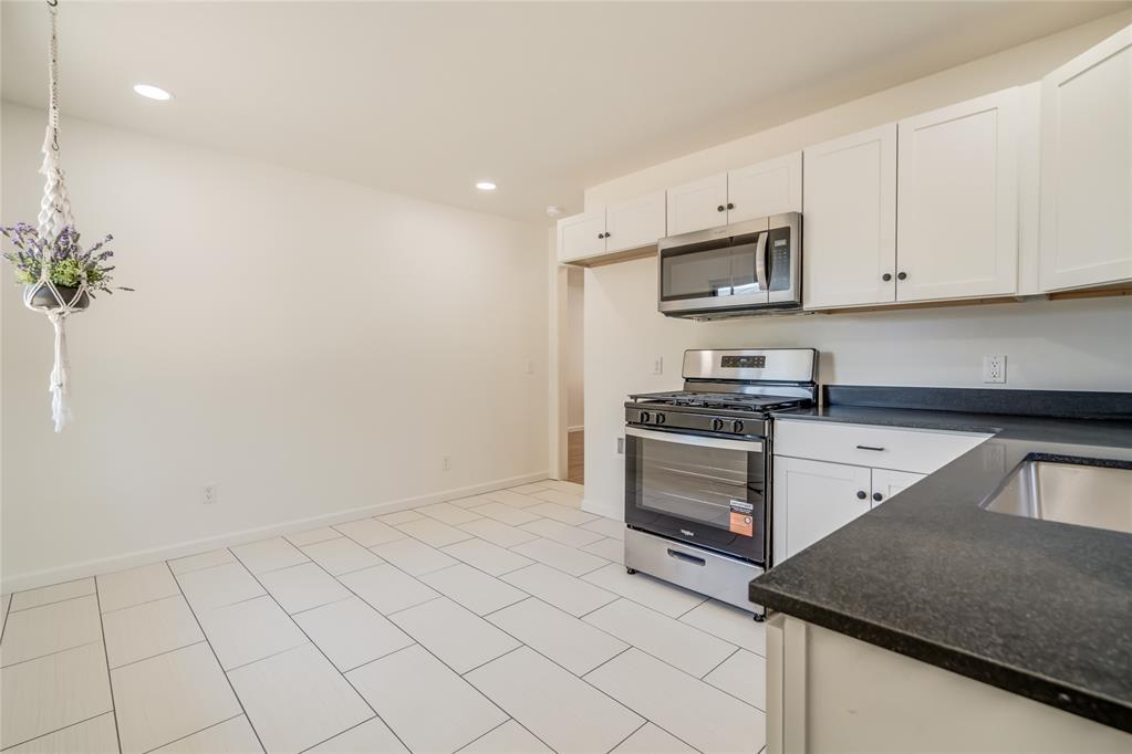 1320 S Littler Avenue Property Photo 17