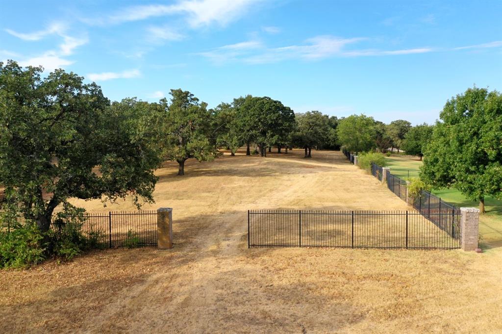 6100 Blue Hills Court Property Photo 8