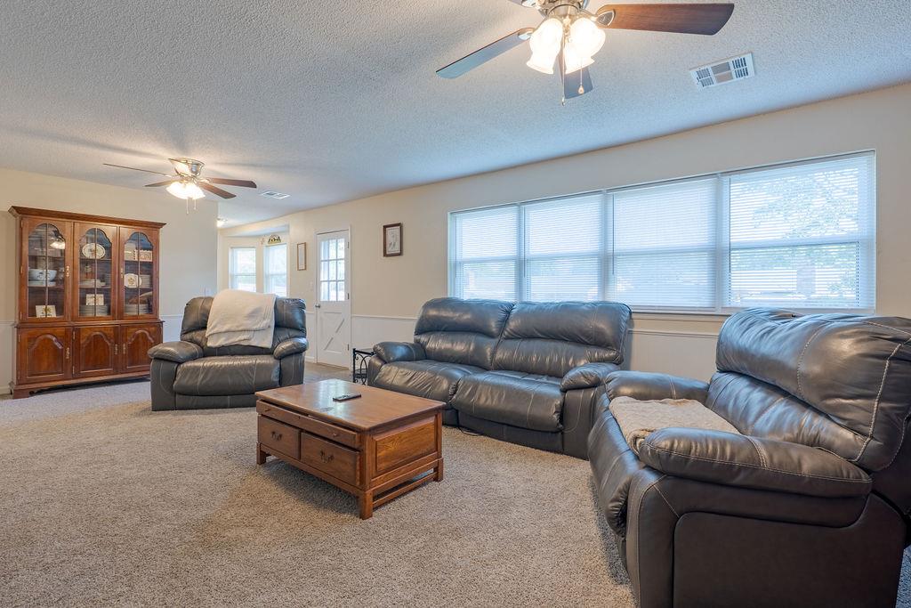 14 Arapaho Drive Property Photo 8