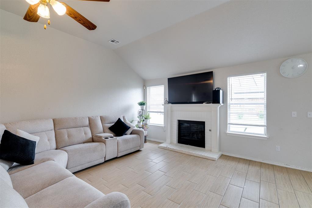 1545 Tudor Drive Property Photo 6