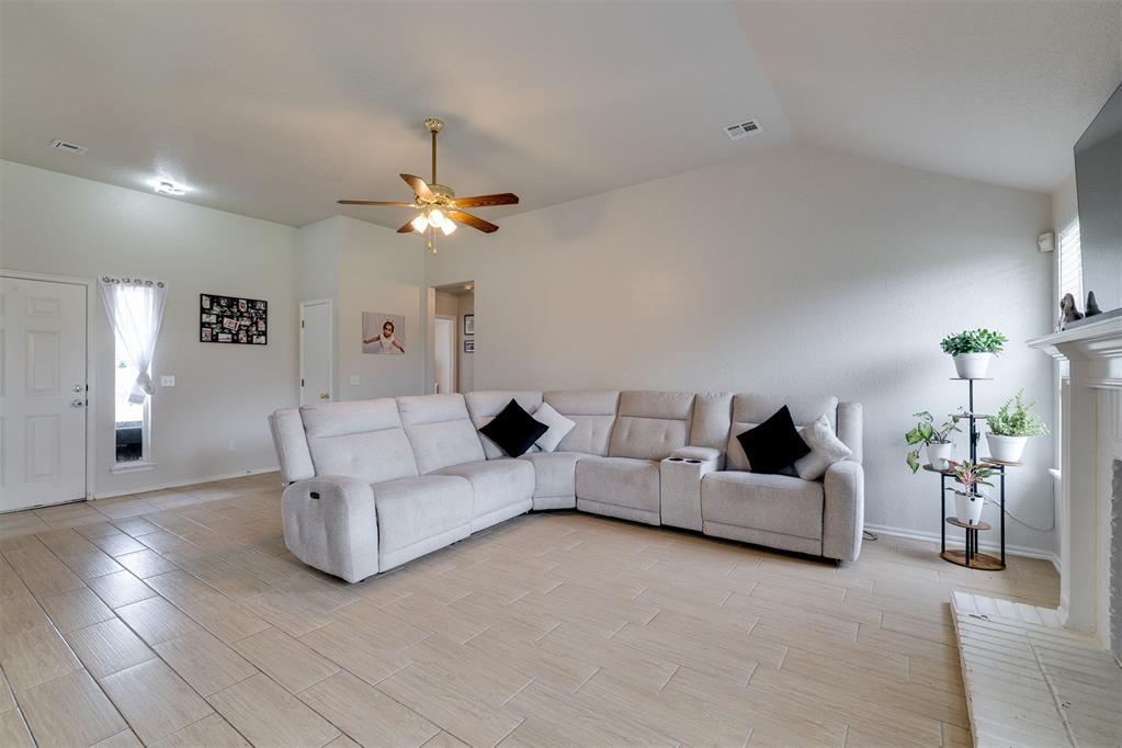 1545 Tudor Drive Property Photo 9