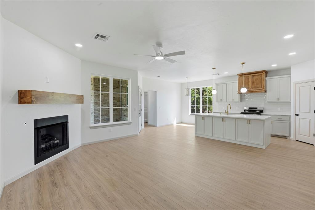 2136 N Everest Avenue Property Photo 7