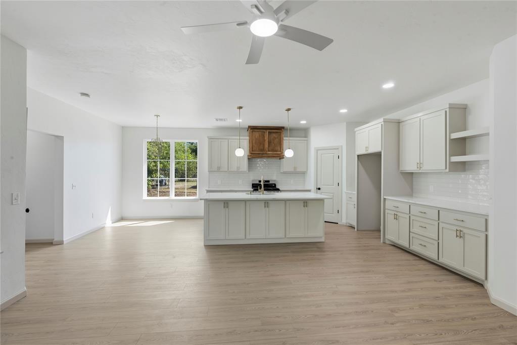 2136 N Everest Avenue Property Photo 8