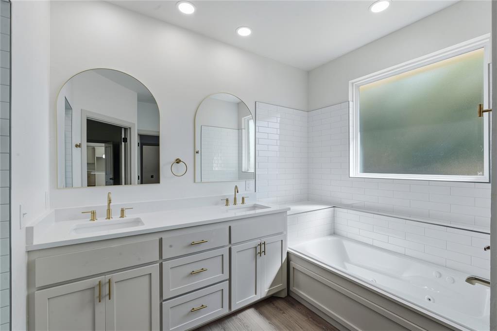 2136 N Everest Avenue Property Photo 18