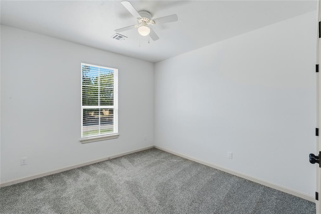 2136 N Everest Avenue Property Photo 24