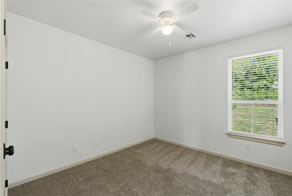 2136 N Everest Avenue Property Photo 29