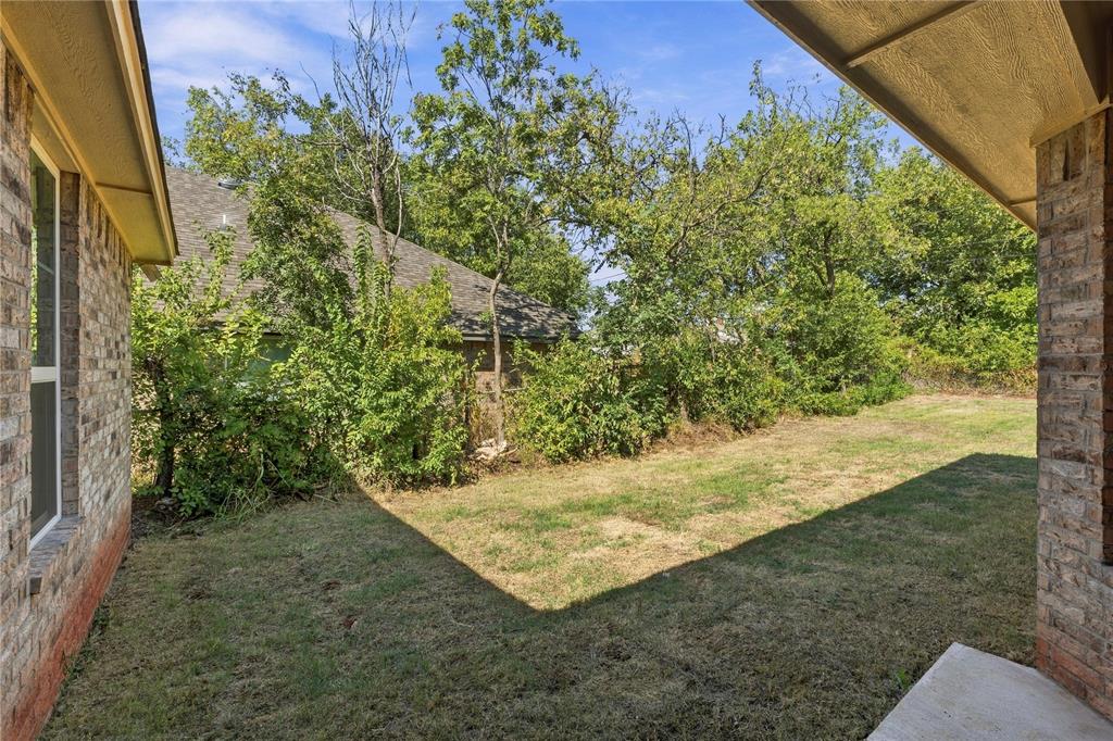 2136 N Everest Avenue Property Photo 31