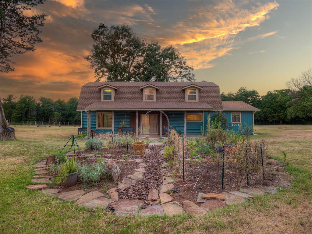 1901 His Way Property Photo 1