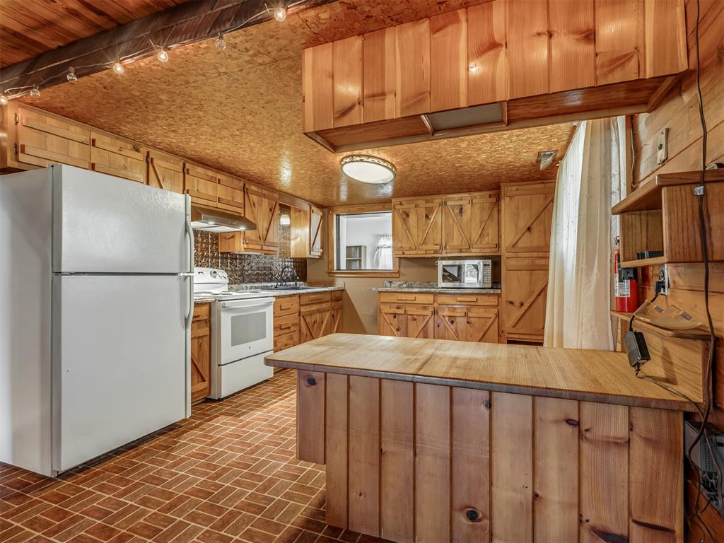 1901 His Way Property Photo 7